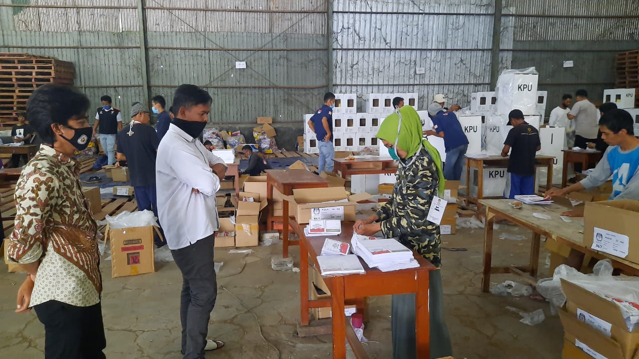 Pengawasan Sortir dan Pelipatan Surat Suara Pada Pemilihan Bupati Dan Wakil Bupati Pandeglang Tahun 2020