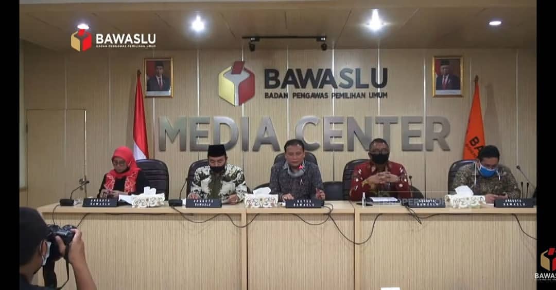 Gelar Konferensi Pers, Bawaslu Beberkan Hasil Pengawasan Verfak