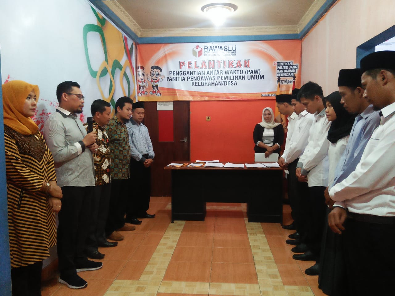 Bawaslu Pandeglang Lantik 6 Pengawas Desa