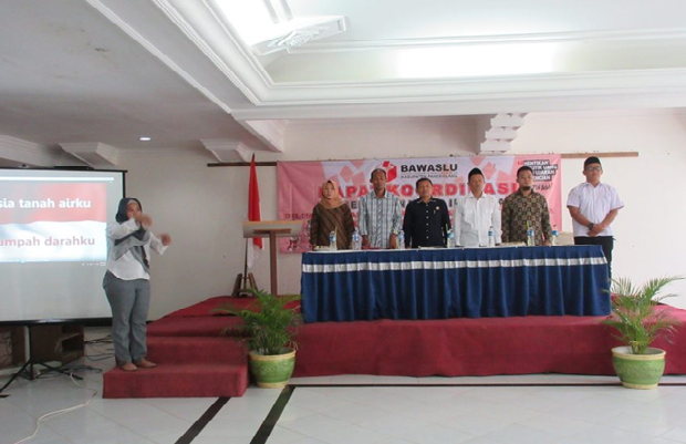 Bawaslu Rakor Di Pesisir Pantai Carita Pandeglang