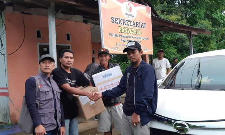Bawaslu Salurkan Bantuan untuk Korban Tsunami Selat Sunda