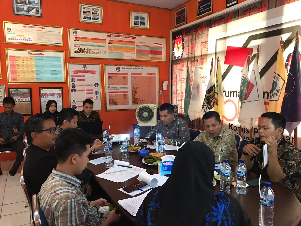 BAWASLU PANDEGLANG MINTA KPU SOSIALISASIKAN SYARAT JUMLAH DUKUNGAN CALON PERSEORANGAN