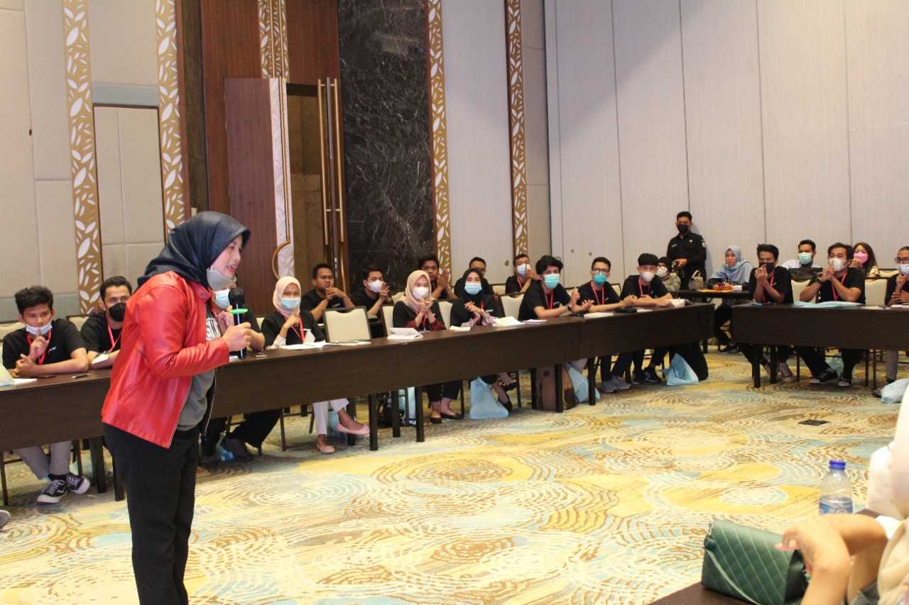 Perempuan Harus Ambil Peran, Begini Pesan Nuryati Solapari