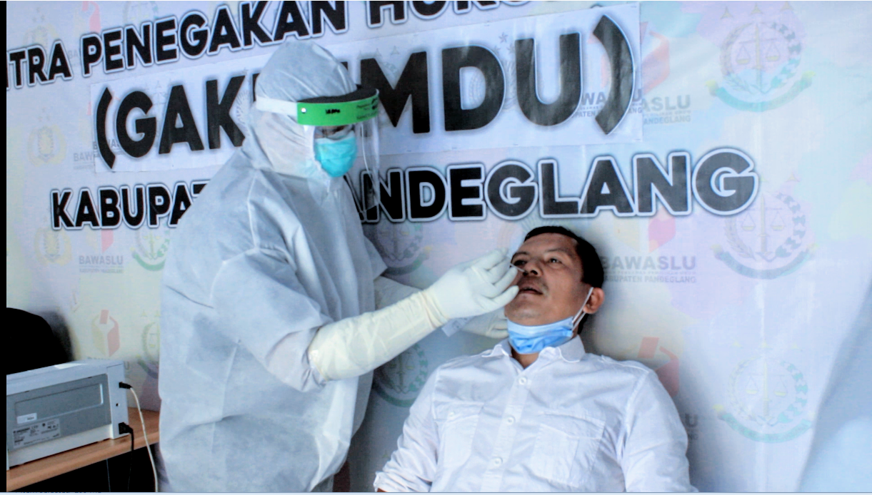 Pastikan Bebas Covid-19, Bawalsu Pandeglang dan Jajaran Panwascam Jalani Tes Swab