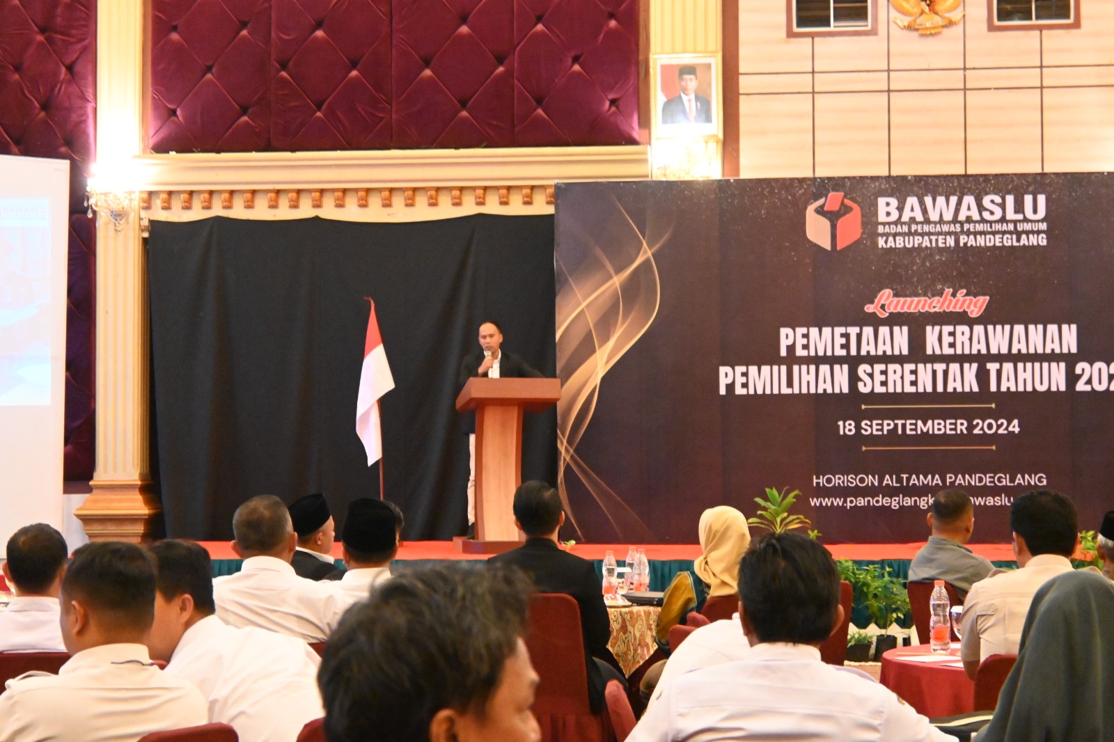 Koordinator Divisi Pencegahan, Partisipasi Masyarakat dan Humas Bawaslu Kabupaten Pandeglang, Didi Rosadi Saat menyampaikan pemaparan Indeks kerawanan Pemilihan tahun 2024