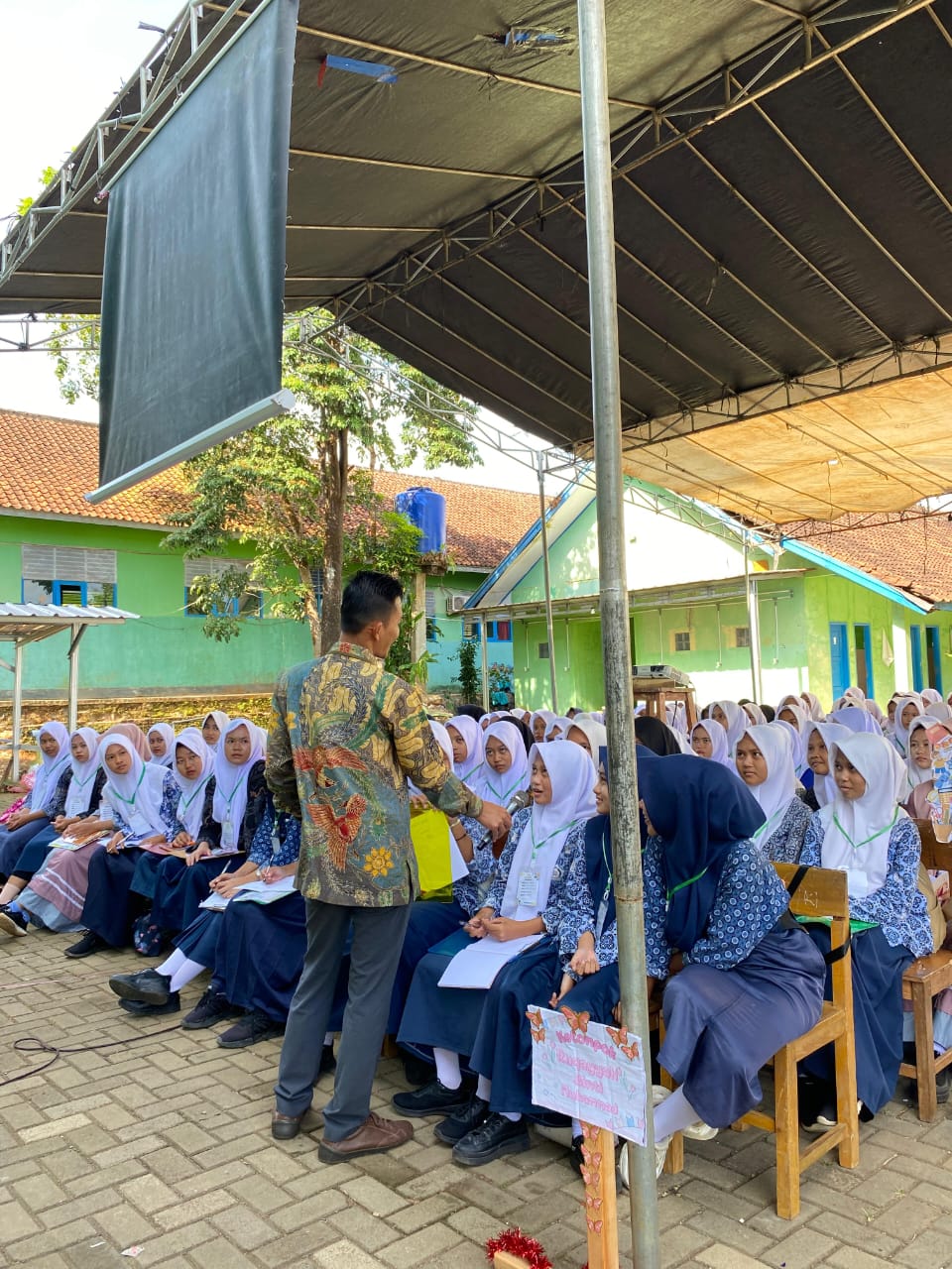 Ketua Bawaslu Pandeglang Febri Setiadi Saat Memberikan Materi dihadapan Siswa/i MAN 4 Pandeglang