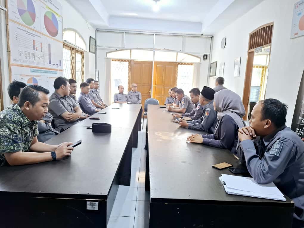 Suasana Rapat Internal Bawaslu Kabupaten Pandeglang