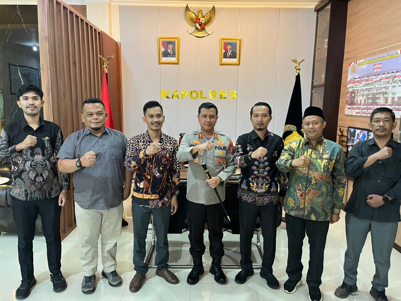 Ketua dan Anggota Bawaslu Kabupaten Pandeglang saat berkunjung ke Mapolres Pandeglang Jl Bhayangkara No 7 Pandeglang
