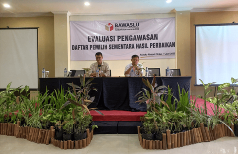 Rapat Evaluasi Pengawasan Pengawasan Daftar Pemilih Sementara Hasil Perbaikan  pada Pemilu Serentak Tahun 2024