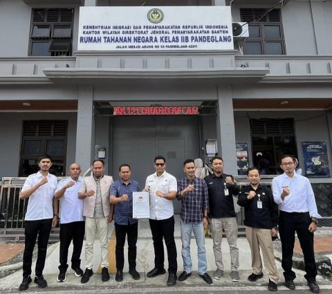 Foto Bersama Bawaslu, KPU dan Rutan Kelas II B Pandeglang
