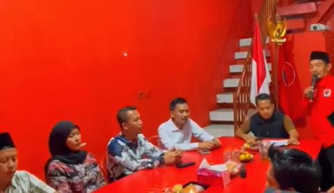 Ketua dan Anggota Bawaslu Kabupaten Pandeglang saat mengunjungi kantor DPC Partai Demokrasi Indonesia Perjuangan (PDIP) Sabtu, (22/08/2026)