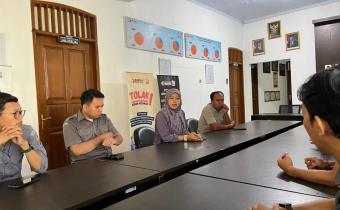 Koordinator Divisi SDMO dan Diklat Lina Herlina saat menyampaikan arahan dalam rapat i ternal Bawaslu Kabupaten Pandeglang