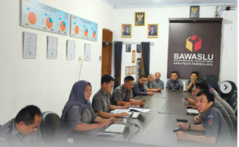 Suasana kegiatan CERDAS (Capacity Enhancement Aparatur SDM Pengawasan) edisi ke-sebelas dengan tema “Penggunaan Aplikasi SRIKANDI (Sistem Informasi Kearsipan Dinamis Terintegrasi) pada Senin, (11/05/2026).