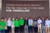 Sesi poto bersama ketua dan anggota Bawaslu Kabupaten Pandeglang bersama ketua dan jajaran pengurus DPC PKB Kabupaten Pandeglang pada kunjungan konsolidasi demokrasi di sekretariat DPC PKB Pandeglang Rabu, (29/07/2026)